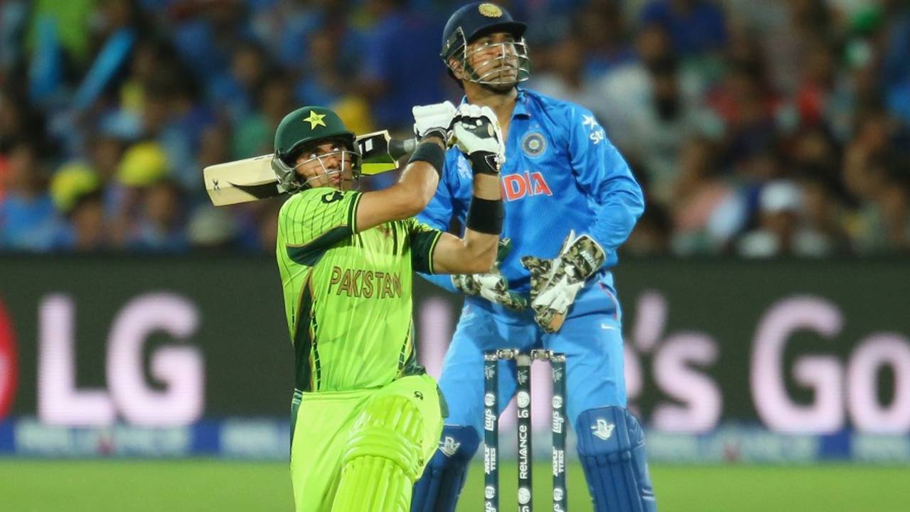 Misbah-ul-Haq belts out a slog-sweep,  India v Pakistan, World Cup 2015, Group B, Adelaide, February 15, 2015