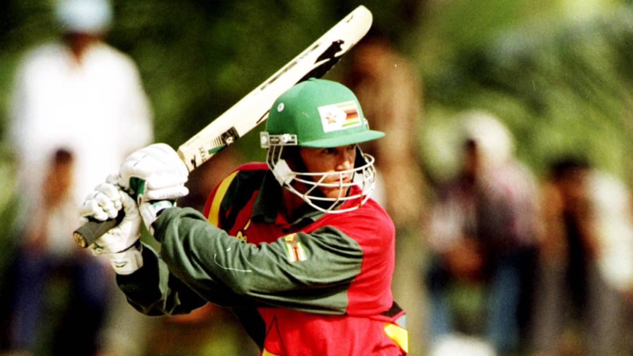 Andy Flower cuts on his way to 77, New Zealand v Zimbabwe, Preliminary quarter-final, Wills International Cup, Dhaka, October 24, 1998