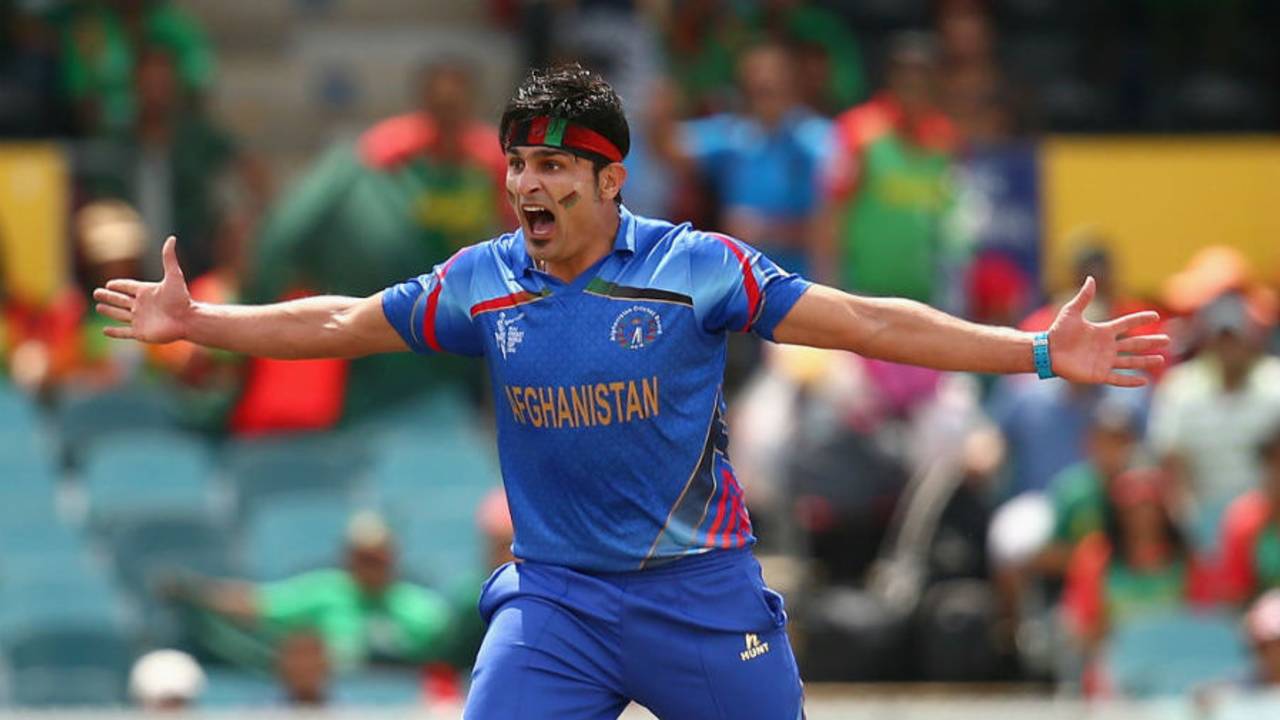 Hamid Hassan appeals for a caught behind, Afghanistan v Bangladesh, World Cup 2015, Group A, Canberra, February 18, 2015
