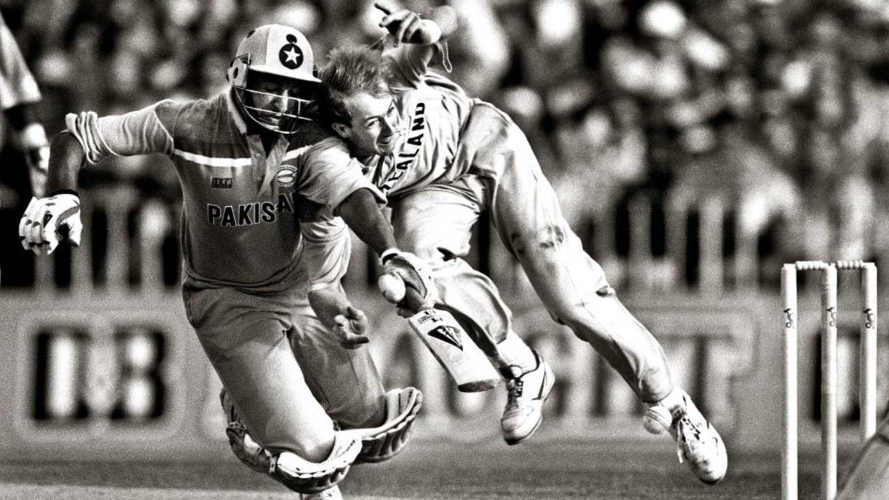 Wasim Akram collides with Chris Harris, New Zealand v Pakistan, World Cup semi-final, March 21, Auckland, 1992