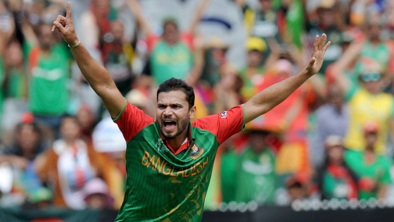 Mashrafe Mortaza bowled an impressive first spell, Bangladesh v Sri Lanka, World Cup 2015, Group A, Melbourne, February 26, 2015