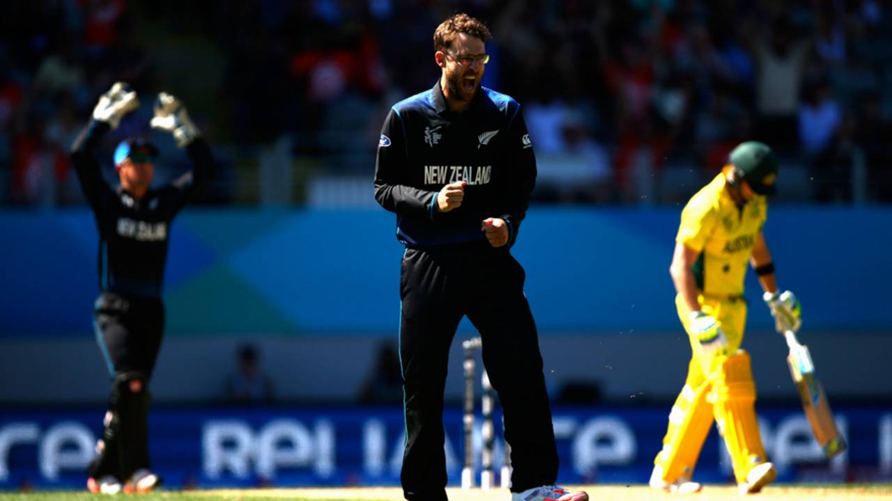 Daniel Vettori roars after dismissing Steven Smith, New Zealand v Australia, World Cup 2015, Group A, Auckland, February 28, 2015