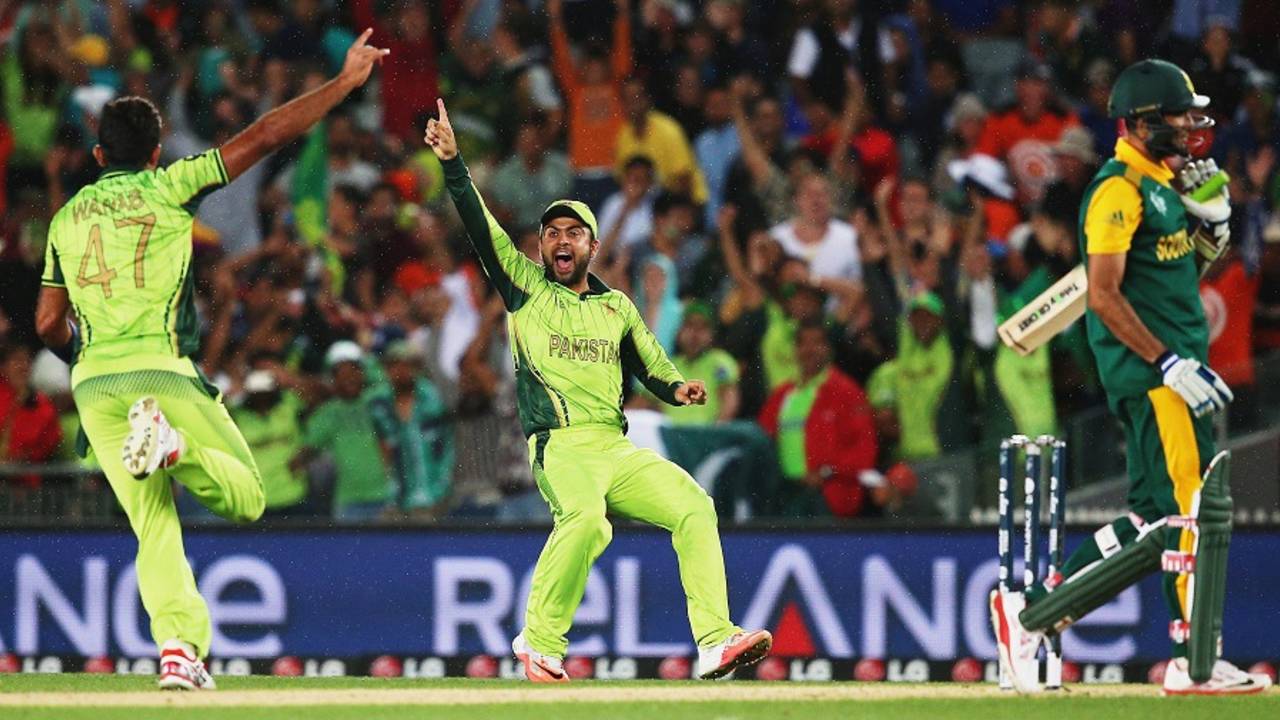 Wahab Riaz signals victory after removing Imran Tahir, Pakistan v South Africa, World Cup 2015, Group B, Auckland, March 7, 2015