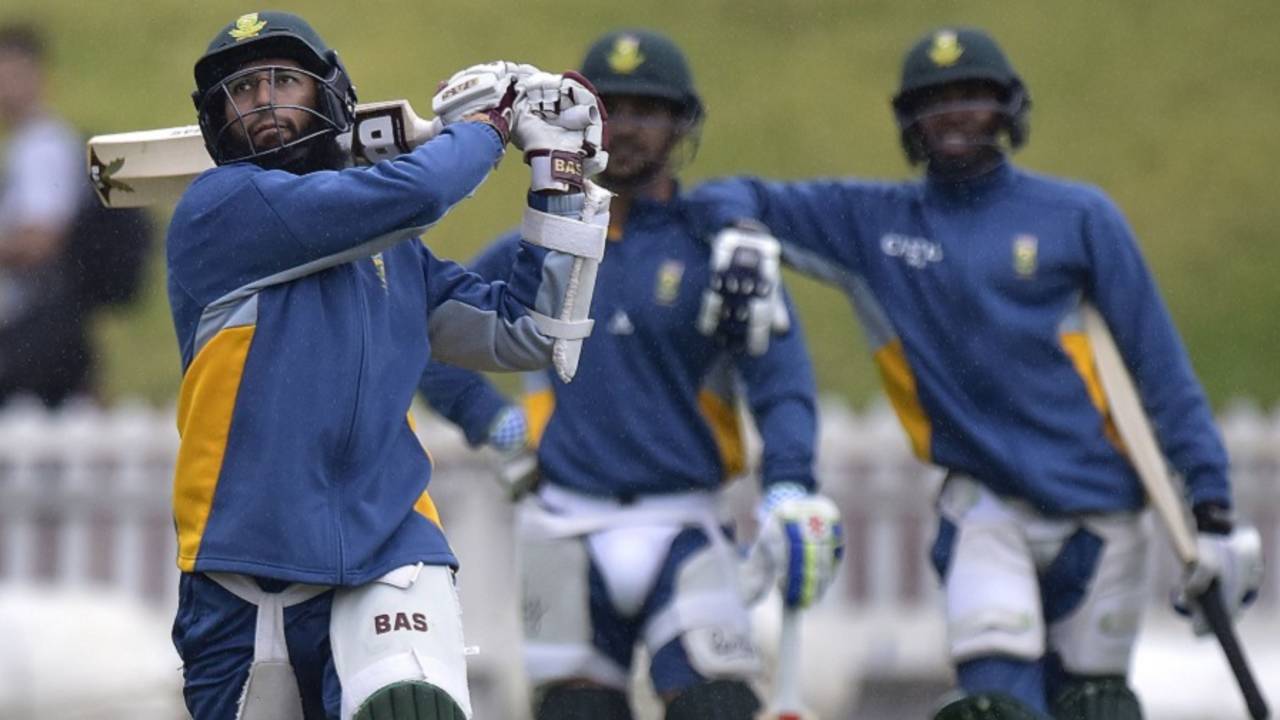 Hashim Amla swings his arms, World Cup 2015, Wellington, March 11, 2015