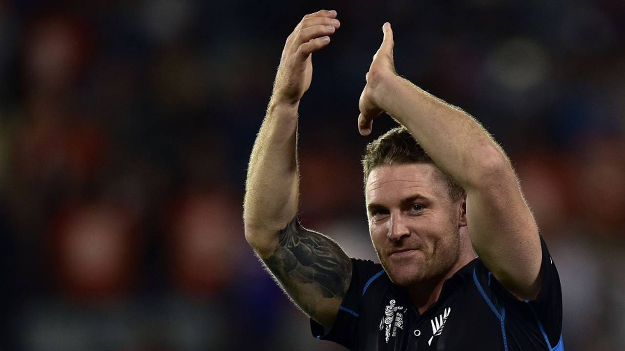 Brendon McCullum thanks the crowd for their strong support, New Zealand v South Africa, World Cup 2015, 1st semi-final, Auckland, March 24, 2015
