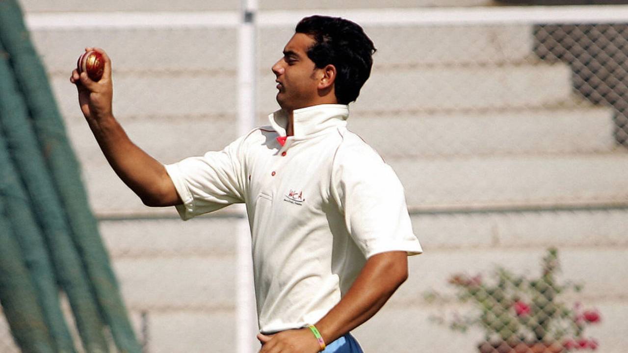 Abid Nabi bowls at the nets, Mumbai, March 26, 2006