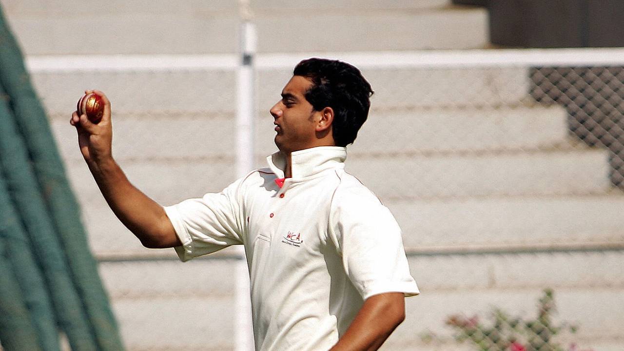 Abid Nabi bowls at the nets, Mumbai, March 26, 2006