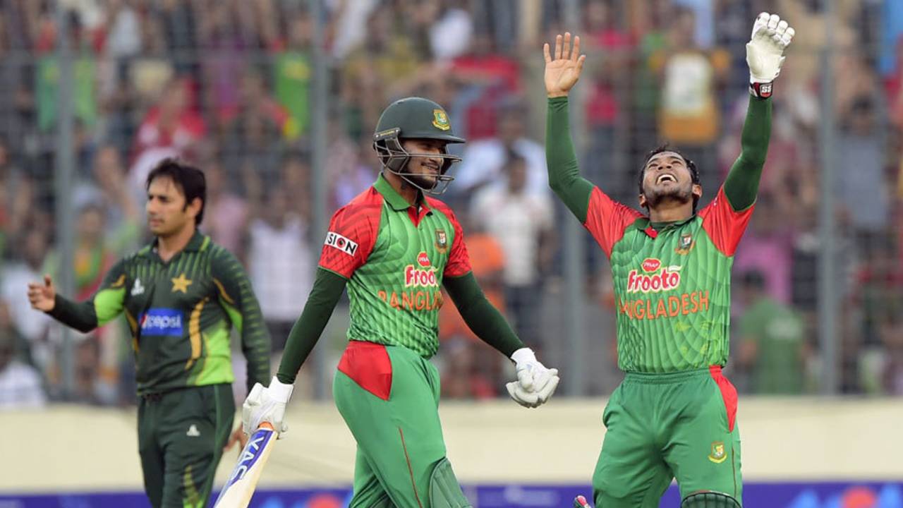 Mushfiqur Rahim was overjoyed upon reaching hundred, Bangladesh v Pakistan, 1st ODI, Mirpur, April 17, 2015