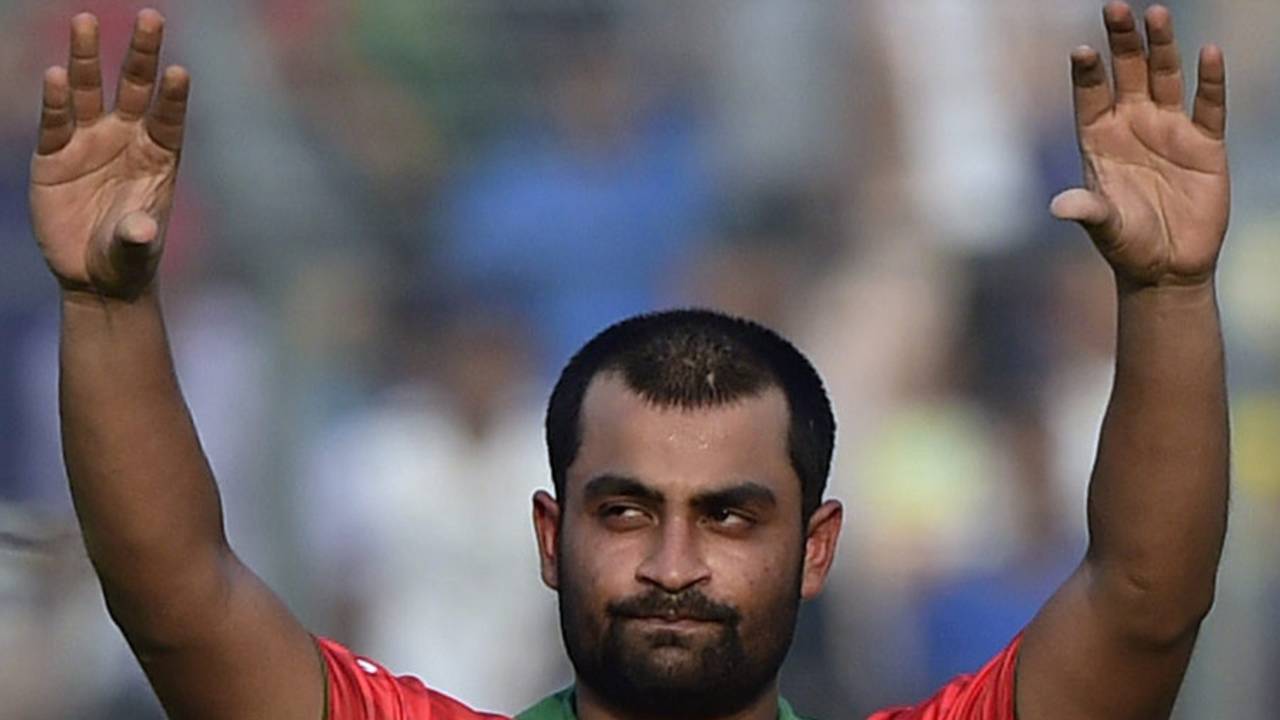 A distinctive celebration to mark Tamim Iqbal's century, Bangladesh v Pakistan, 1st ODI, Mirpur, April 17, 2015