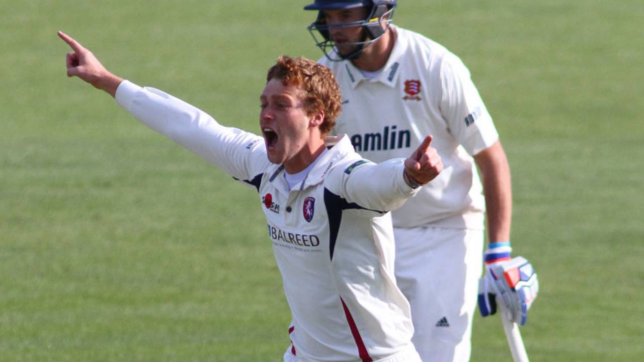Ivan Thomas removed Tom Westley for a duck, Essex v Kent, County Championship Division Two, Chelmsford, 2nd day, April 20, 2015