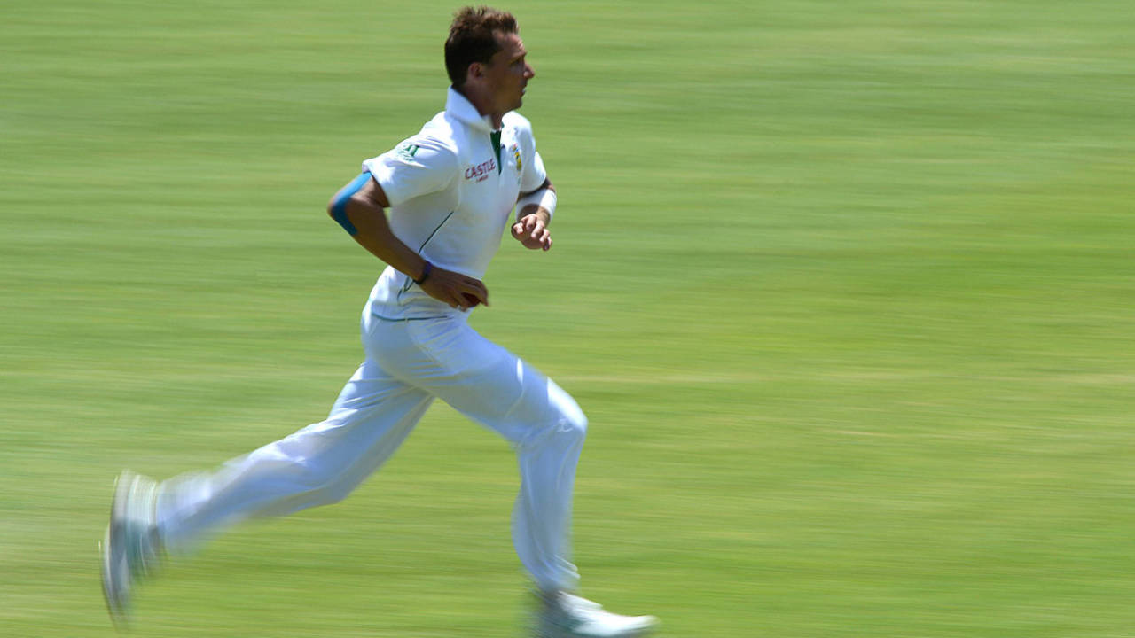 Dale Steyn runs in, South Africa v New Zealand, 2nd Test, Port Elizabeth, 4th day, January 14, 2013