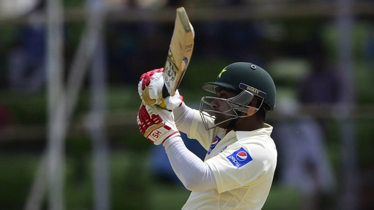 Mohammad Hafeez pulls, Bangladesh v Pakistan, 1st Test, Khulna, 3rd day, April 30, 2015