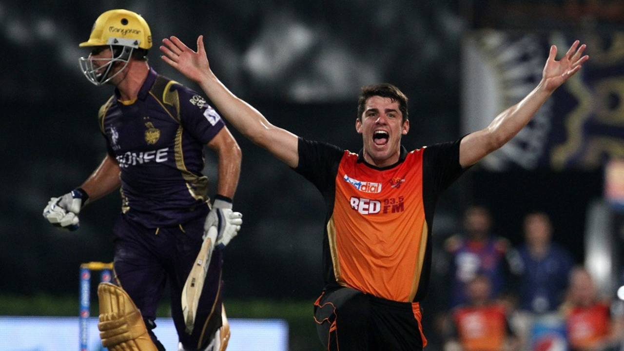 Moises Henriques had Ryan ten Doeschate lbw for 8, Kolkata Knight Riders v Sunrisers Hyderabad, IPL 2015, Kolkata, May 4, 2015