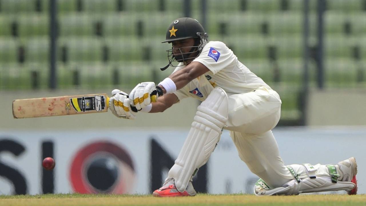 Azhar Ali sweeps on the second morning, Bangladesh v Pakistan, 2nd Test, Mirpur, 2nd day, May 7, 2015