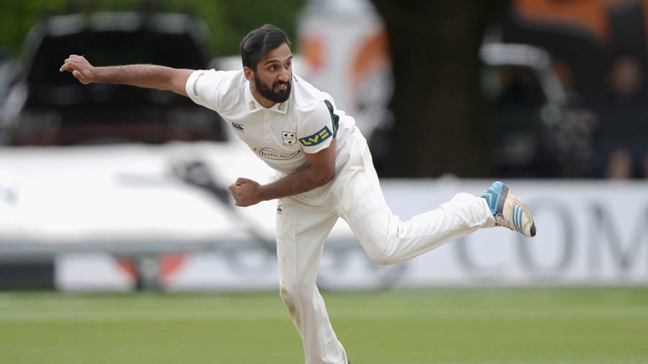Shaaiq Choudhry struck with three quick wickets, Worcestershire v New Zealanders, Tour match, New Road, 4th day, May 17, 2015