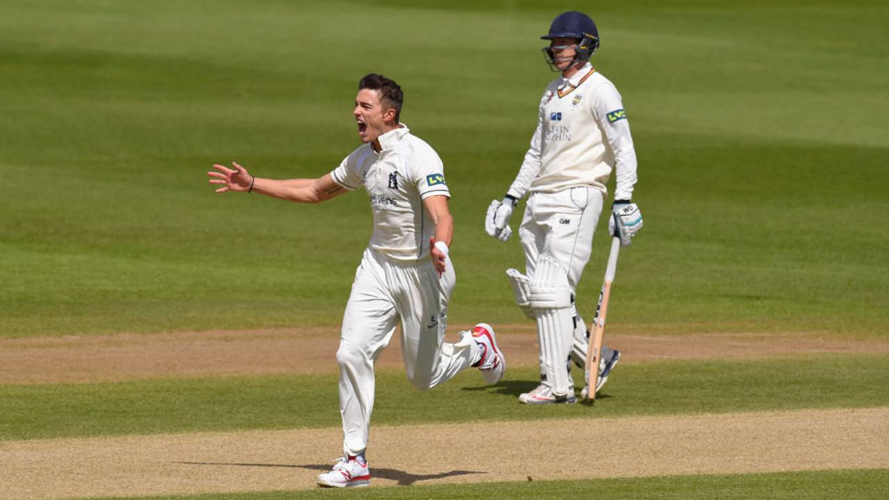 Richard Jones picked up 4 for 48, Warwickshire v Durham, County Championship, Division One, Edgbaston, 3rd day, May 19, 2015