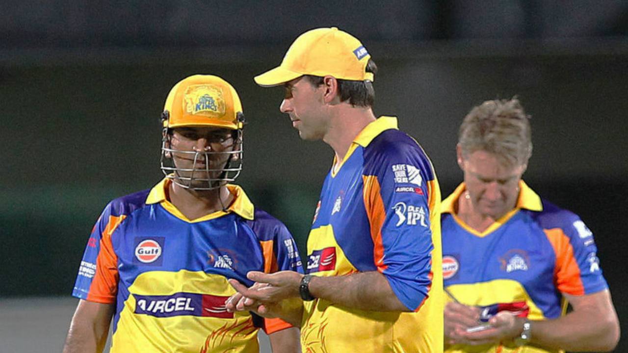 MS Dhoni and Stephen Fleming chat at a training session&nbsp;&nbsp;&bull;&nbsp;&nbsp;Hindustan Times via Getty Images