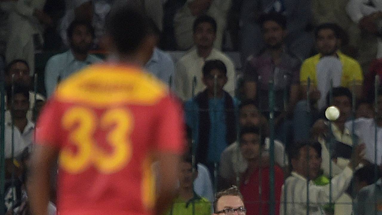 Charles Coventry shapes to hold on to Mohammad Hafeez's catch, Pakistan v Zimbabwe, 2nd ODI, Lahore, May 29, 2015