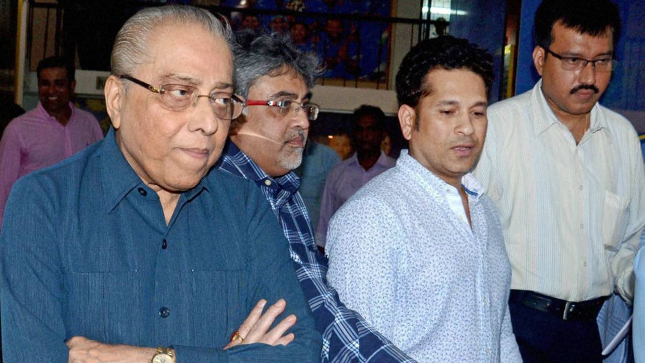 Jagmohan Dalmiya and Sachin Tendulkar after the BCCI advisory committee meeting, Kolkata, June 6, 2015