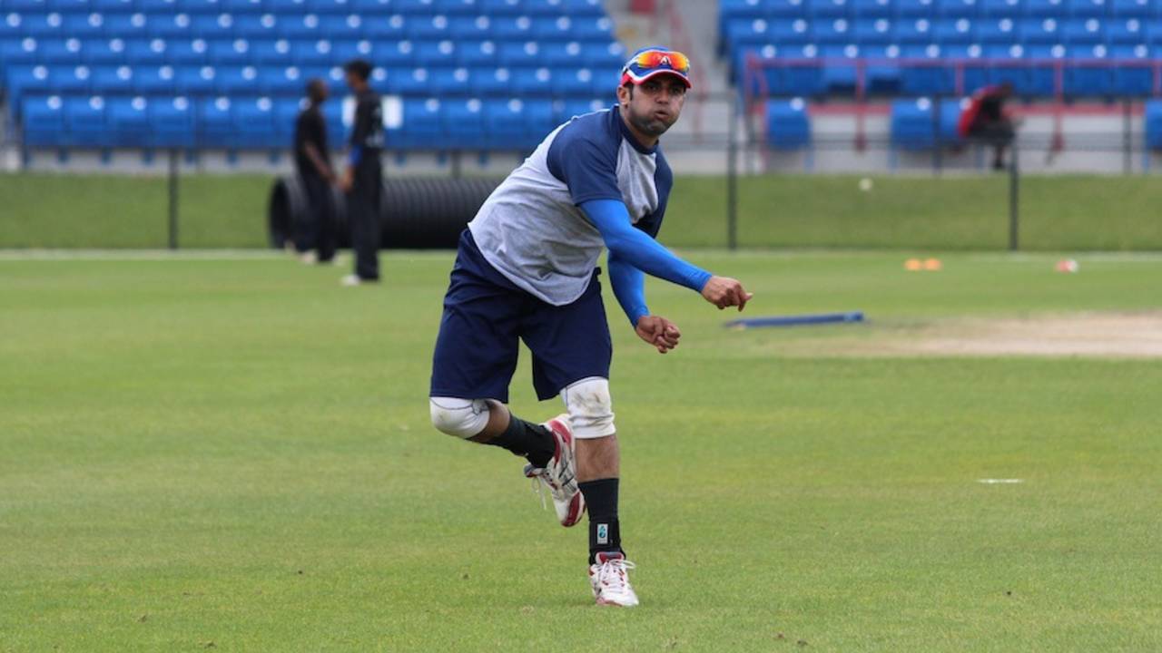 Japen Patel throws at a practice session, ICC Americas Division One T20, Lauderhill, March 19, 2013