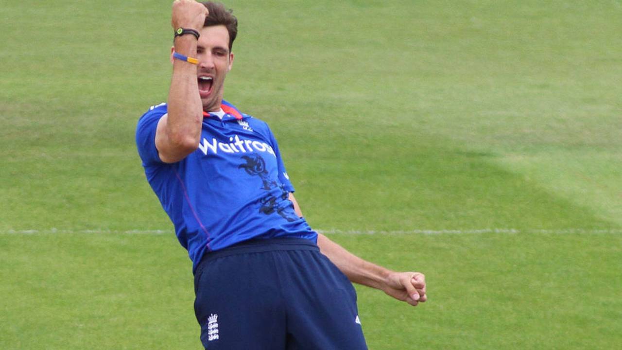 Steven Finn celebrates the opening strike, England v New Zealand, 5th ODI, Chester-le-Street, June 20, 2015