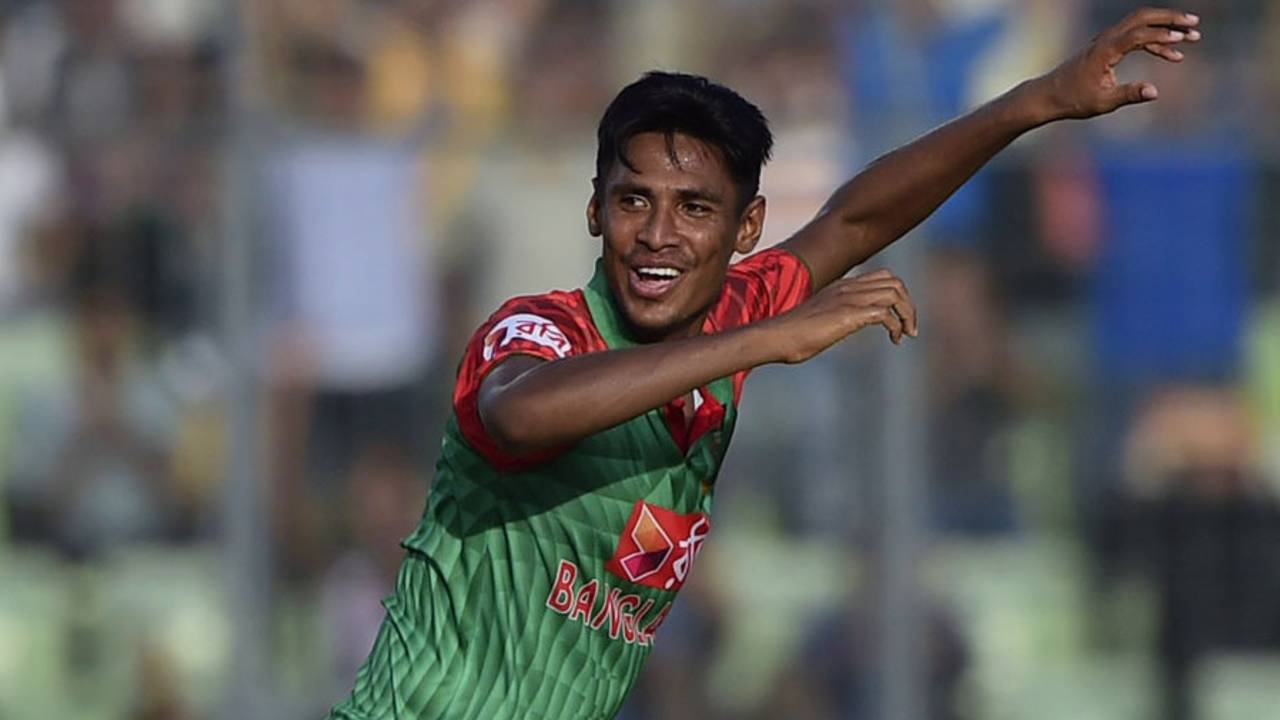 Mustafizur Rahman took two wickets in the 40th over, Bangladesh v India, 2nd ODI, Mirpur, June 21, 2015