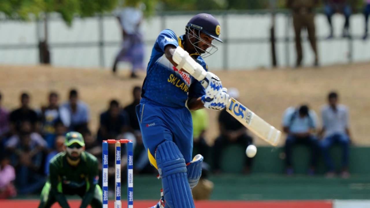 Kusal Perera under-edges one, Sri Lanka v Pakistan, 1st ODI, Dambulla, July 11, 2015
