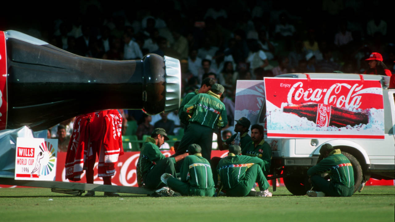 Pakistan relax during a drinks break, India v Pakistan, World Cup quarter-final, March 9, 1996