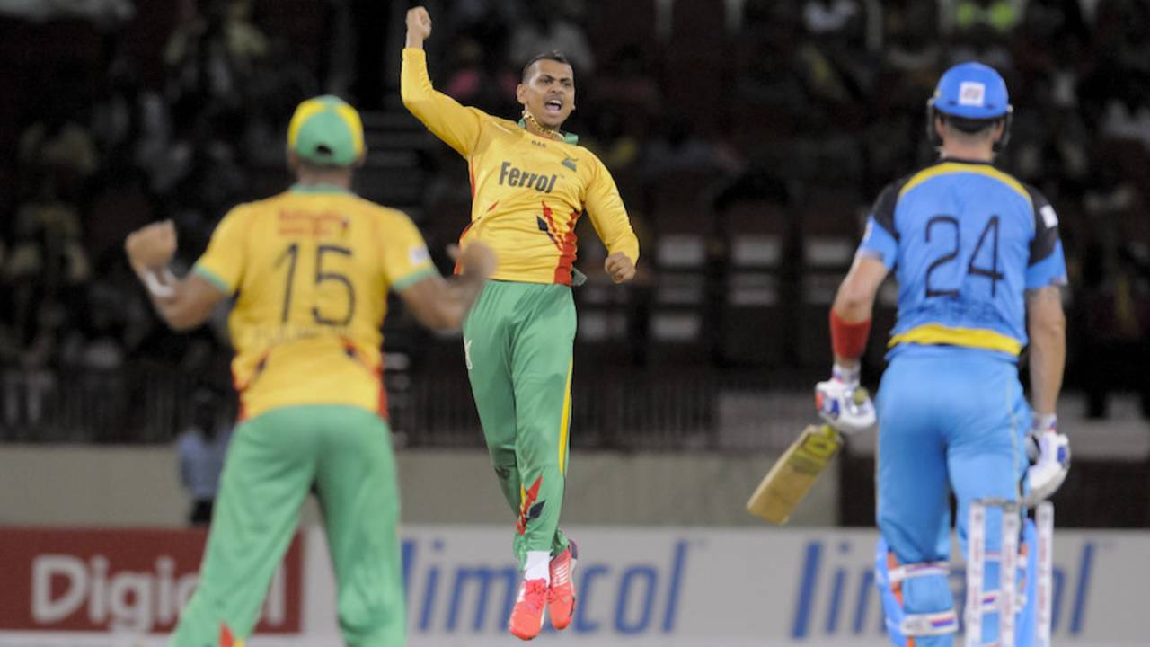 Sunil Narine is thrilled after trapping Kevin Pietersen lbw, Guyana Amazon Warriors v St Lucia Zouks, CPL 2015, Guyana, July 17, 2015