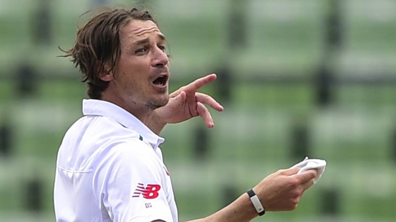 Dale Steyn was the joint second fastest bowler to 400 Test wickets, Bangladesh v South Africa, 2nd Test, Mirpur, 1st day, July 30, 2015