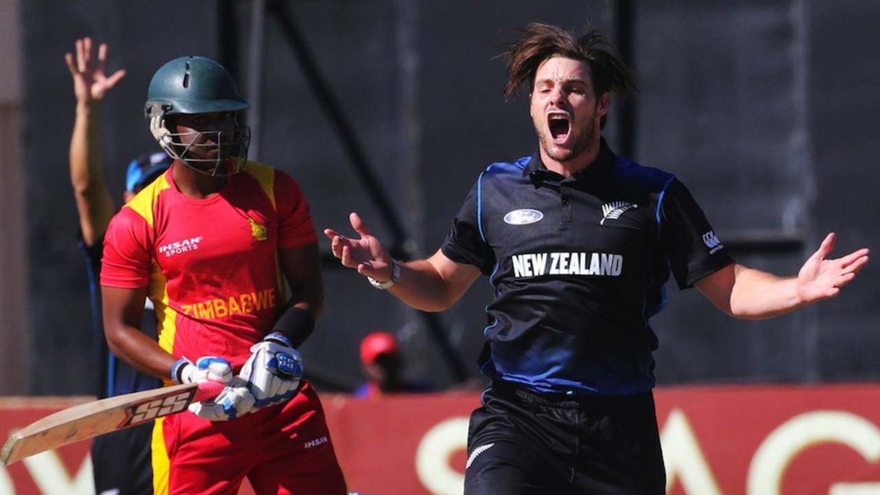 Mitchell McClenaghan dismissed Hamilton Masakadza during a hostile first spell, Zimbabwe v New Zealand, 2nd ODI, Harare, August 4, 2015