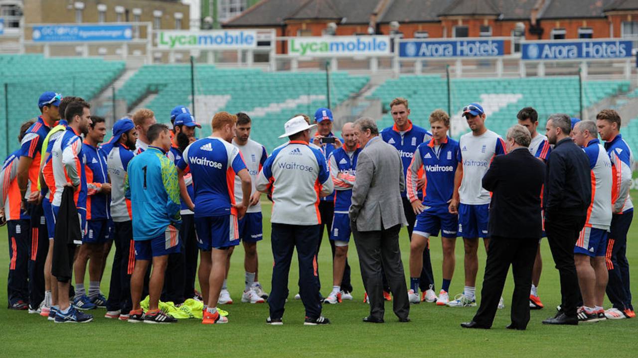 England football manager Roy Hodgson addresses England's cricketers at The Oval, August 18, 2015