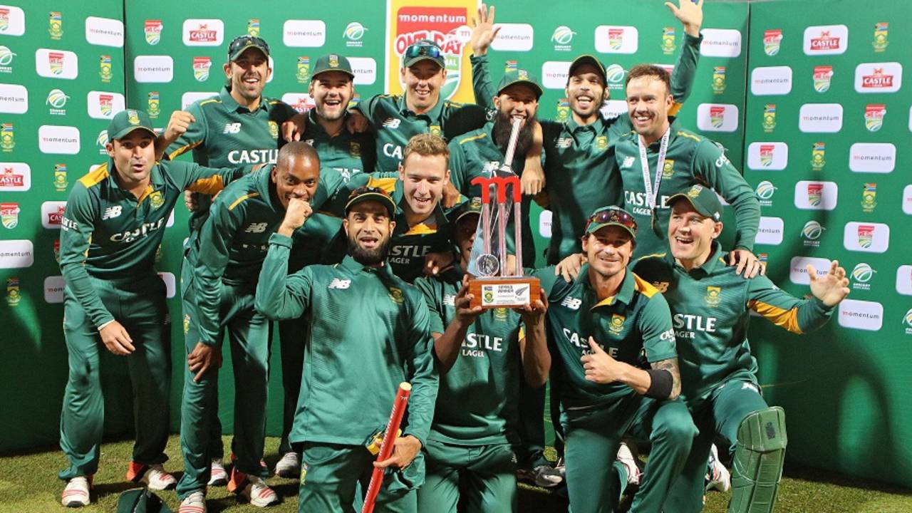The South African players celebrate after sealing the series, South Africa v New Zealand, 3rd ODI, Durban, August 26, 2015