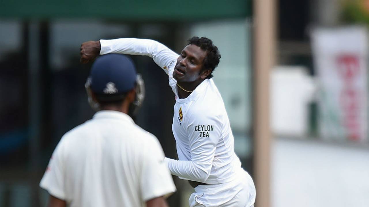 Angelo Mathews celebrates after dismissing Virat Kohli, Sri Lanka v India, 3rd Test, SSC, Colombo, 2nd day, August 29, 2015