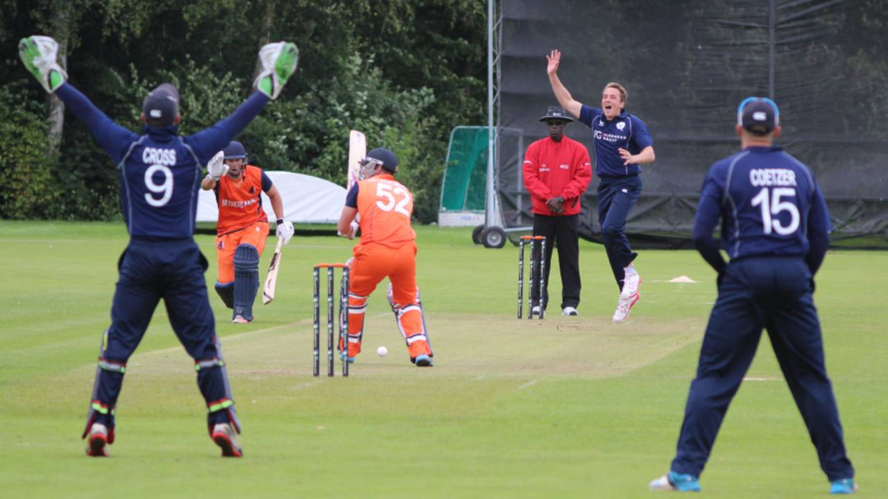 Josh Davey's early lbw shout on Roelof van der Merwe is turned down by umpire Peter Nero, Netherlands v Scotland, WCL Championship, Amstelveen, September 15, 2015
