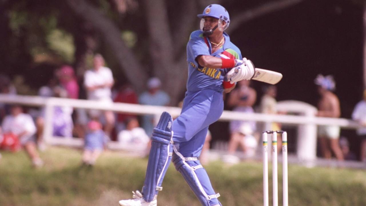 Athula Samarasekera bats, Sri Lanka v Zimbabwe, New Plymouth, New Zealand, 23 Feb 1992