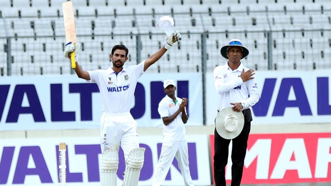 Marshall Ayub raises his bat after scoring a match-saving hundred, Dhaka Metropolis v Khulna Division, National Cricket League, Tier 1, Dhaka, October 6, 2015