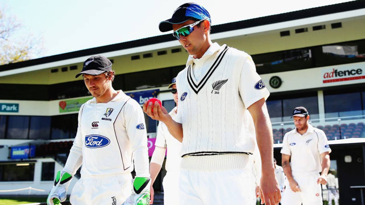 Trent Boult examines a pink ball as New Zealand head to training, Hamilton, October 8, 2015 