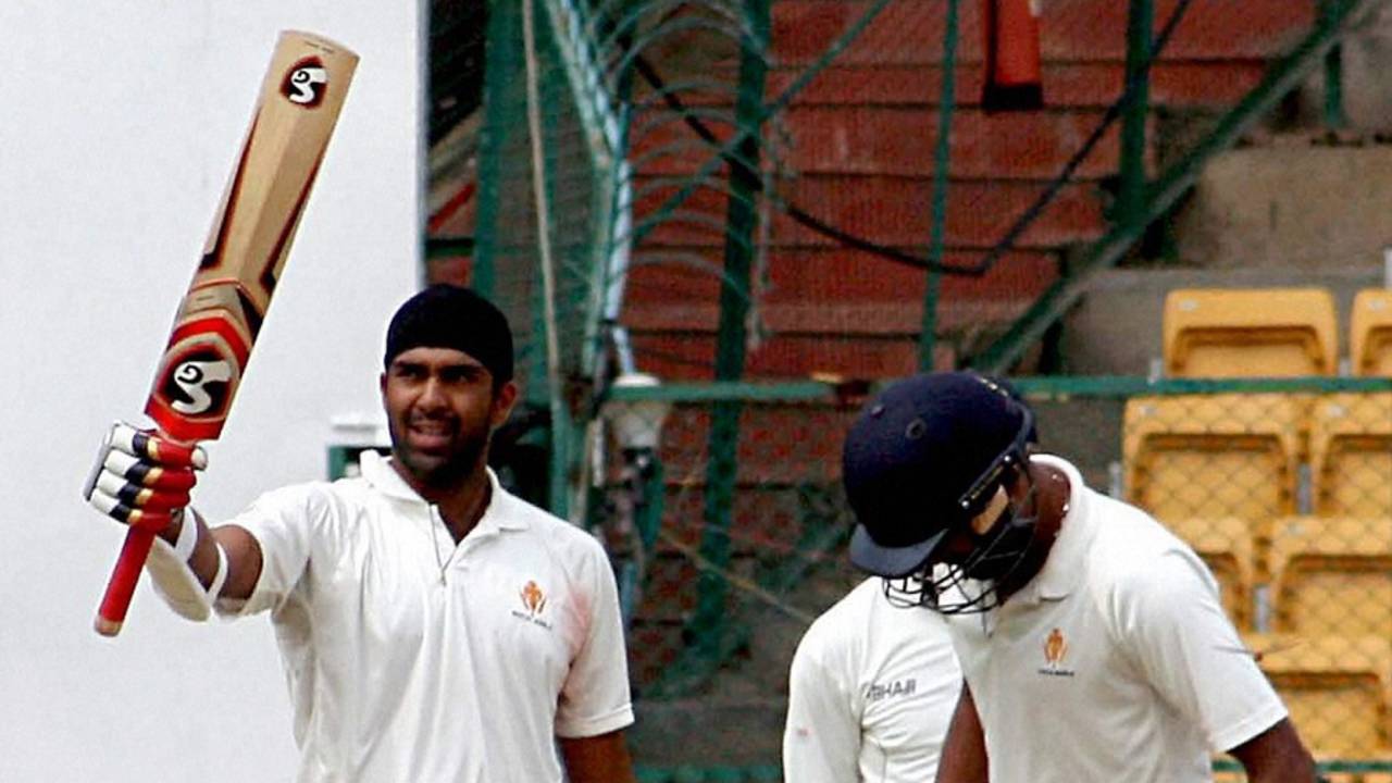 Shishir Bhavane scored his maiden first-class century, Karnataka v Bengal, Ranji Trophy, Group A, 3rd day, Bangalore
