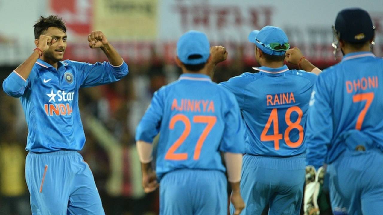 Axar Patel broke South Africa's opening stand, India v South Africa, 2nd ODI, Indore, October 14, 2015