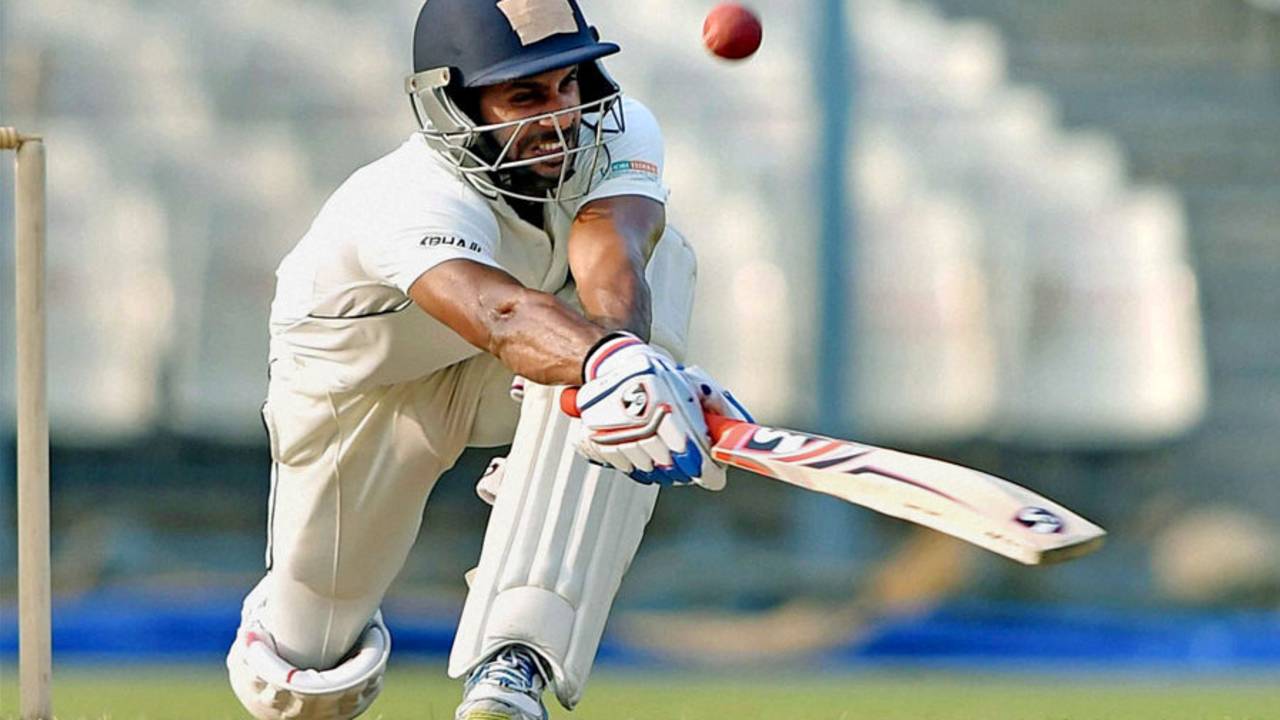 Manoj Tiwary top scored with 169 to give Bengal an outside chance against Mumbai&nbsp;&nbsp;&bull;&nbsp;&nbsp;PTI 