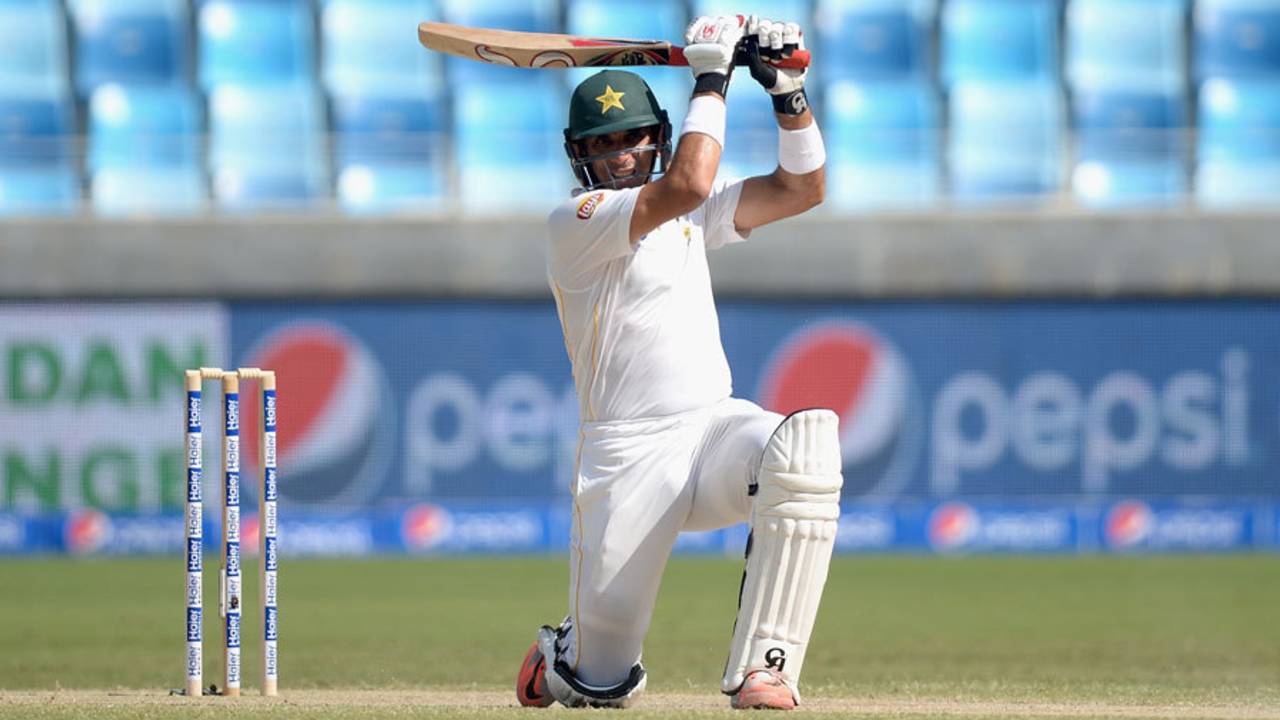 Misbah-ul-Haq again fell without adding to his overnight score, Pakistan v England, 2nd Test, Dubai, 4th day, October 25, 2015
