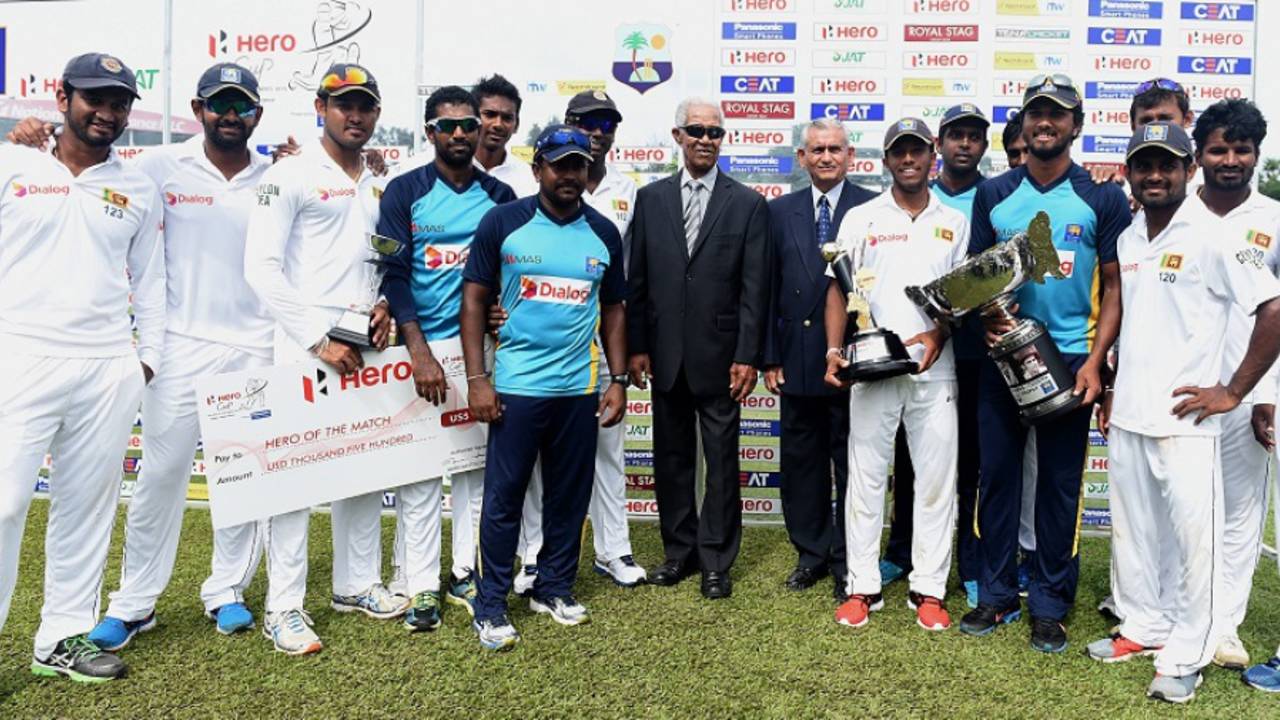 The victorious Sri Lankan players with Garry Sobers and Michael Tissera, Sri Lanka v West Indies, 2nd Test, P Sara Oval, Colombo, 5th day, October 26, 2015