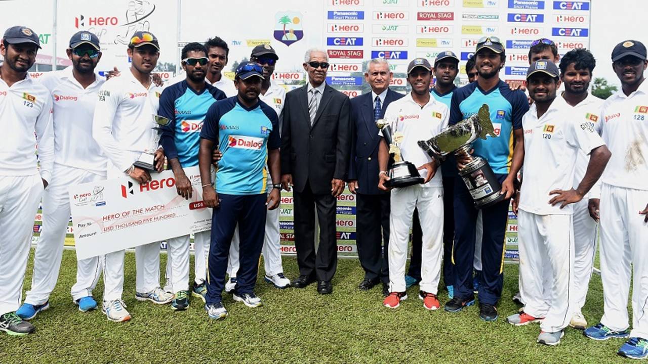 The victorious Sri Lankan players with Garry Sobers and Michael Tissera, Sri Lanka v West Indies, 2nd Test, P Sara Oval, Colombo, 5th day, October 26, 2015