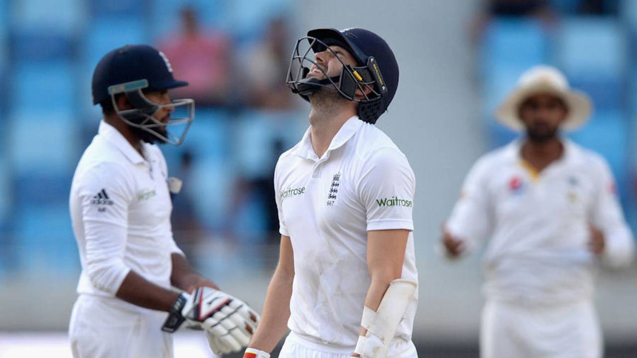 Mark Wood shows his disappointment after being dismissed, Pakistan v England, 2nd Test, Dubai, 5th day, October 26, 2015