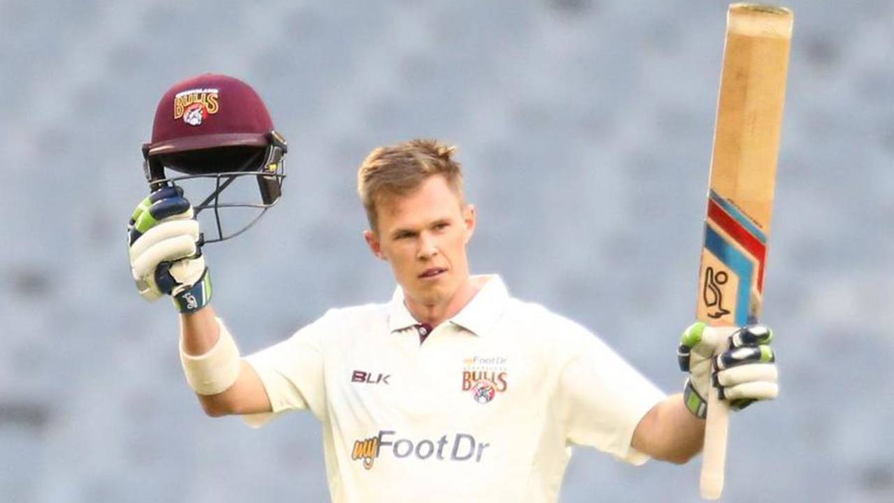 Scott Henry celebrates his hundred, Victoria v Queensland, Sheffield Shield, Melbourne, 1st day, October 28, 2015