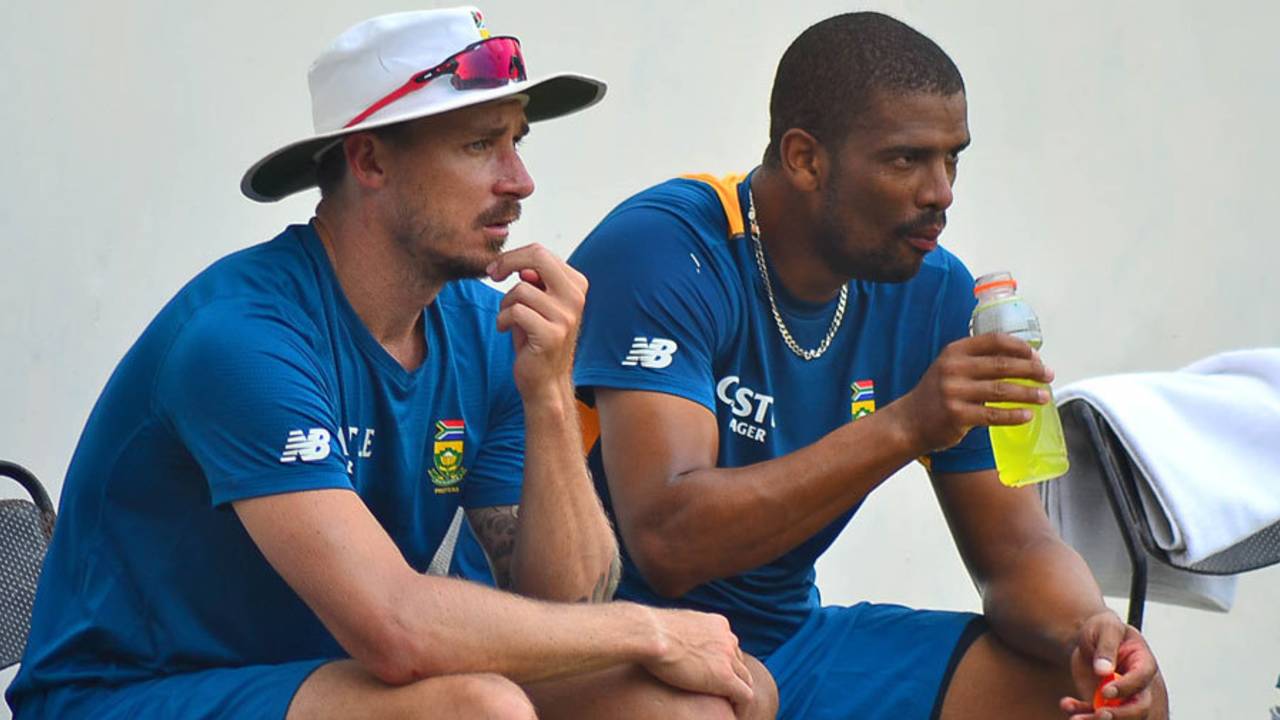 Dale Steyn and Vernon Philander take a breather during a practice session&nbsp;&nbsp;&bull;&nbsp;&nbsp;Hindustan Times