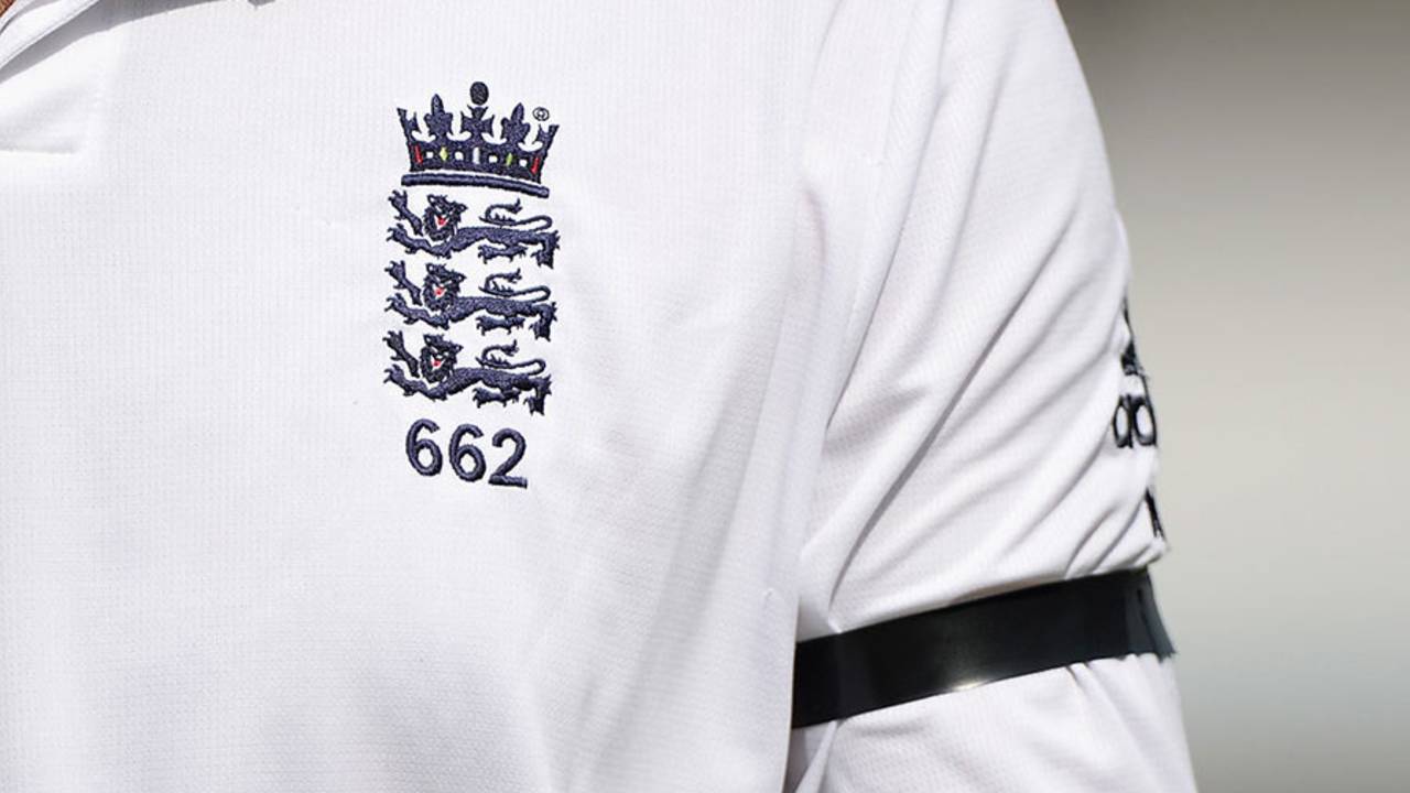 England's players took the field wearing black armbands in memory of Tom Graveney who has died aged 88, Pakistan v England, 3rd Test, Sharjah, 4th day, November 4, 2015