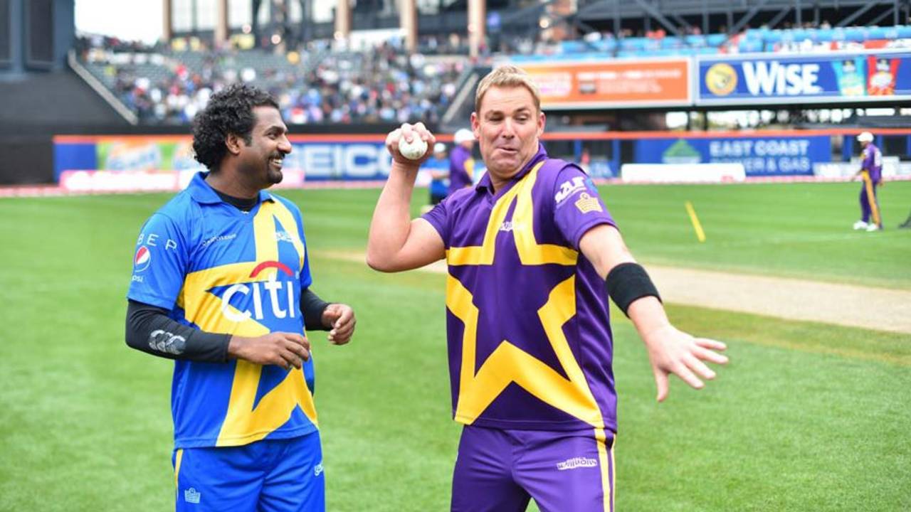 Two of the greatest spinners of all time, Muttiah Muralitharan and Shane Warne, have a chat, Sachin's Blasters v Warne's Warriors, Cricket All-Stars Series, 1st T20, New York, November 7, 2015