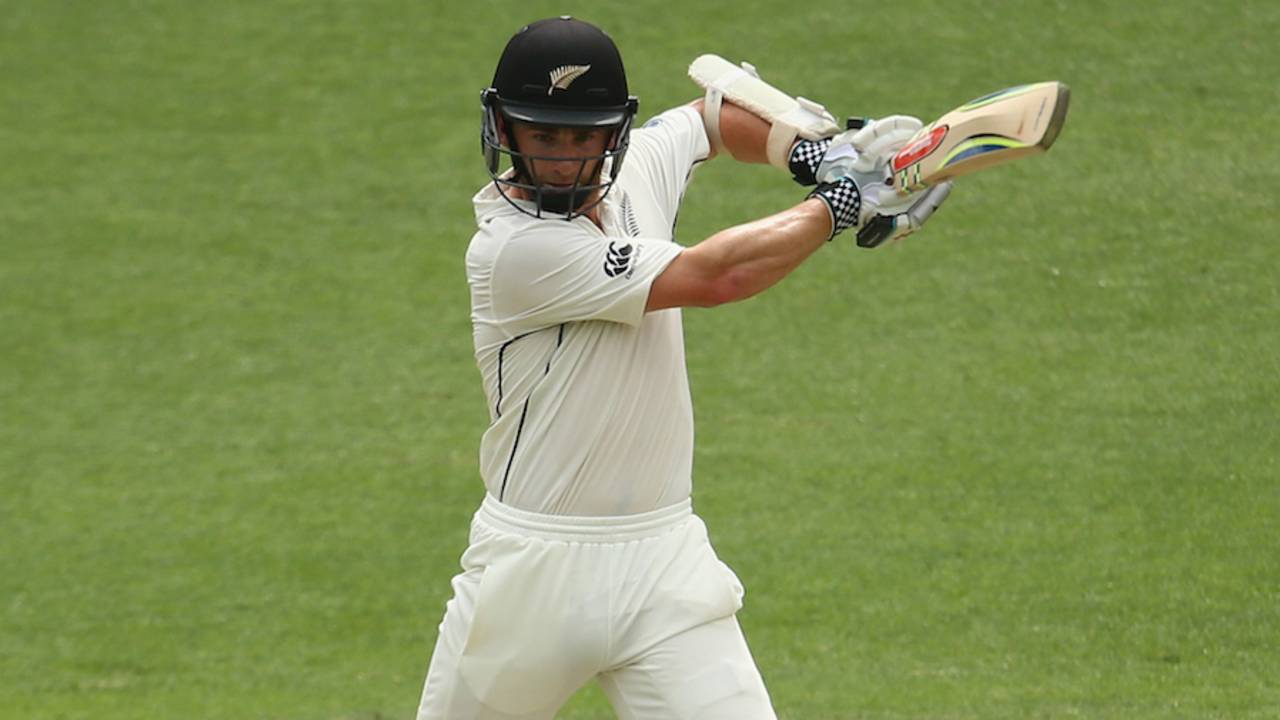 Kane Williamson goes air-borne, Australia v New Zealand, 1st Test, Brisbane, 4th day, November 8, 2015
